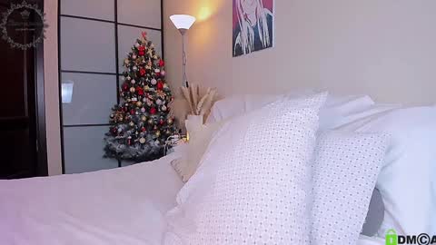 Snapshot of roxxana227 chatting on December 8, 2024, 5:44 pm Rox online show from December 8, 2024, 5:44 pm