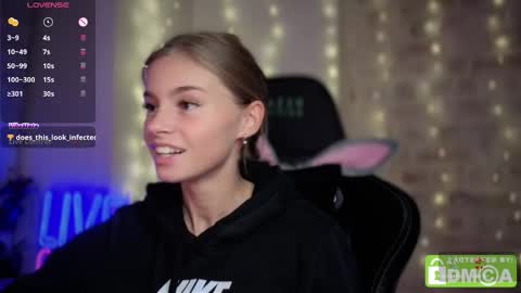 Roxieex ABBY online show from November 6, 2025, 9:26 pm