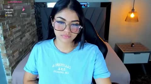 Snapshot of roxxybloom chatting on November 7, 2025, 12:49 pm roxxybloom online show from November 7, 2025, 12:49 pm