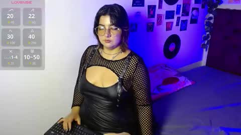 Roxana online show from November 26, 2025, 10:33 pm