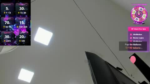 Snapshot of roxy_flame_ chatting on April 22, 2026, 11:01 am Roxy online show from April 22, 2026, 11:01 am