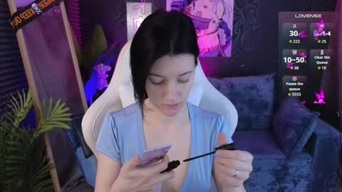 roxy_riot_ online show from November 5, 2025, 1:27 am