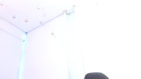 roxy_stone1 online show from September 24, 2025, 10:02 pm