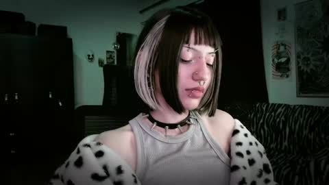 Roxy Independient model Help me to reach 50 thumbs up online show from May 15, 2026, 11:23 pm