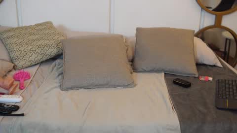 Snapshot of roxy_vega chatting on October 24, 2025, 8:38 pm Roxy  online show from October 24, 2025, 8:38 pm