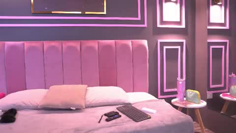 Snapshot of roxy_vega chatting on October 29, 2025, 12:07 pm Roxy  online show from October 29, 2025, 12:07 pm