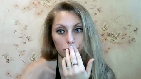roxyfox18x online show from June 16, 2026, 7:33 am