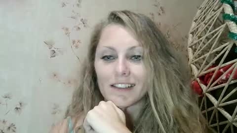 roxyfox18x01 online show from October 3, 2025, 8:06 pm