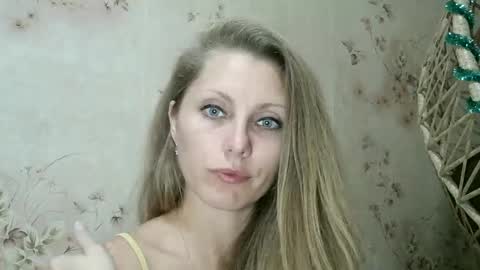 roxyfox18x01 online show from October 10, 2025, 7:46 pm