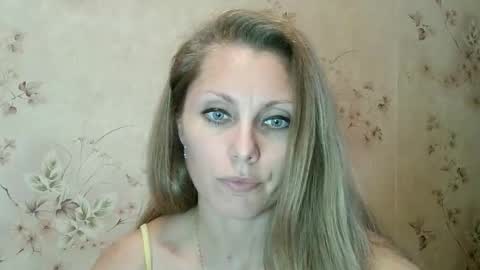 roxyfox18x01 online show from October 11, 2025, 2:26 pm