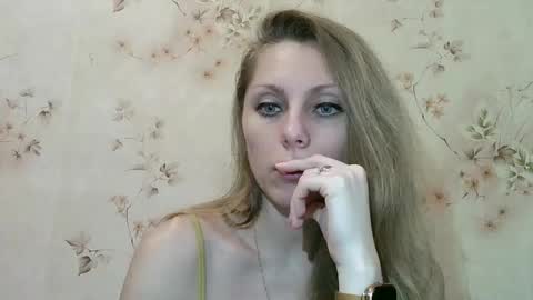 roxyfox18x01 online show from February 17, 2026, 1:29 pm