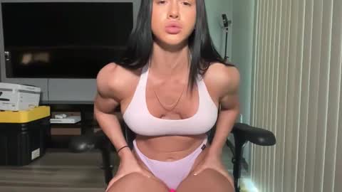 roxyheartley online show from May 20, 2026, 8:37 pm