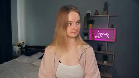 Roxy online show from October 10, 2025, 7:07 am