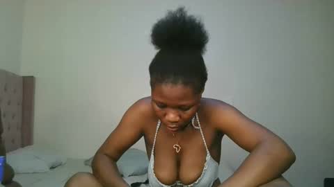 Snapshot of royal_goddes chatting on February 6, 2026, 11:52 pm goddes online show from February 6, 2026, 11:52 pm