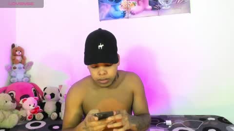 royals_cum21 online show from August 5, 2026, 7:17 pm