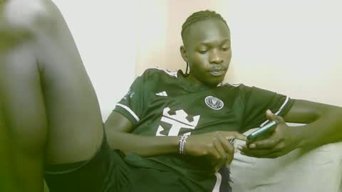 Snapshot of royalty254 chatting on April 27, 2026, 7:28 am royalty254 online show from April 27, 2026, 7:28 am