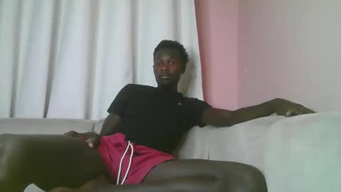 Snapshot of royalty254 chatting on May 7, 2026, 7:03 am royalty254 online show from May 7, 2026, 7:03 am