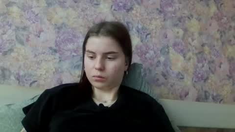 royalvelour online show from May 8, 2026, 2:22 pm