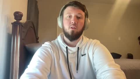 Snapshot of rozayranch chatting on December 31, 2024, 5:40 pm RozayRanch online show from December 31, 2024, 5:40 pm