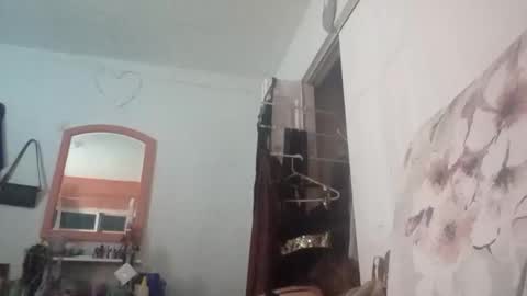 rraineonme online show from November 12, 2025, 8:04 am