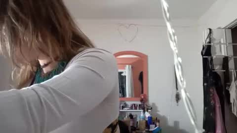 rraineonme online show from November 25, 2025, 2:11 am