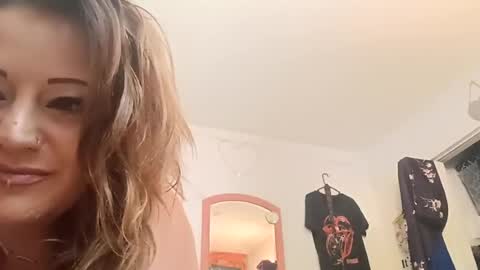 rraineonme online show from July 12, 2026, 7:38 pm