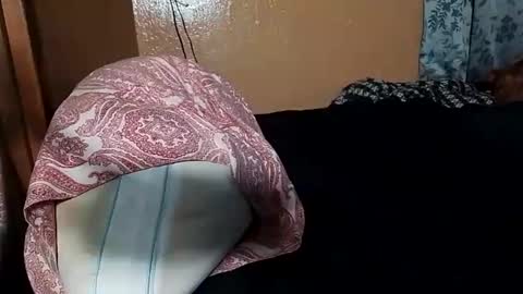 Snapshot of rubberburn chatting on December 15, 2025, 8:29 am rubberburn online show from December 15, 2025, 8:29 am