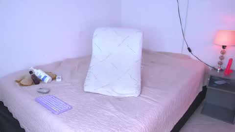 rubi rouss  instagran and X or tw  FAV VIBES11  9 33  101 moan and explode my balls online show from September 21, 2025, 12:51 pm