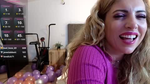 Snapshot of ruby_fit chatting on January 24, 2025, 4:27 am Ruby online show from January 24, 2025, 4:27 am