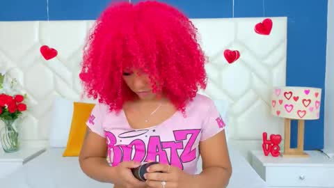 ruby_rogers_ online show from February 11, 2026, 12:32 pm