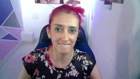 ruby_your_milf online show from January 8, 2025, 9:12 pm