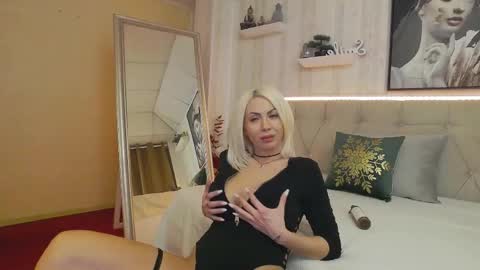  Ruby Divine online show from November 22, 2025, 5:17 am