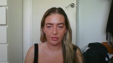 rubyredxxxoxxx online show from December 2, 2025, 9:25 am