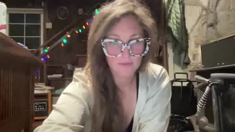 Snapshot of rubywavesback chatting on December 4, 2025, 8:01 am rubywavesback online show from December 4, 2025, 8:01 am