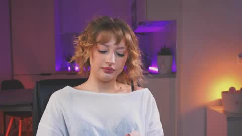 Mila online show from April 4, 2026, 4:48 pm