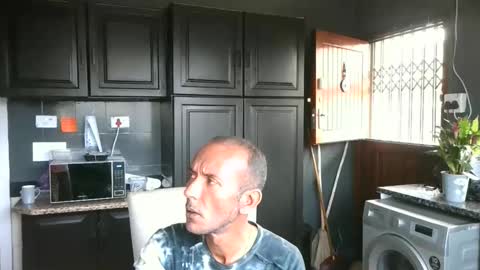 ruffriders1 online show from October 9, 2025, 6:44 am