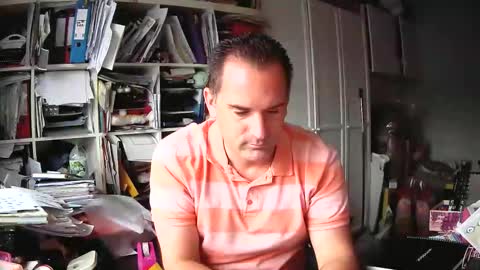 runner1978 online show from November 28, 2025, 9:56 am