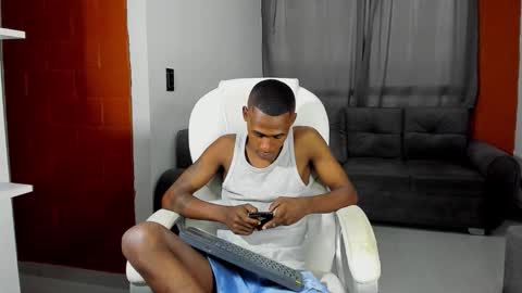 Runnix  online show from December 19, 2025, 9:00 pm