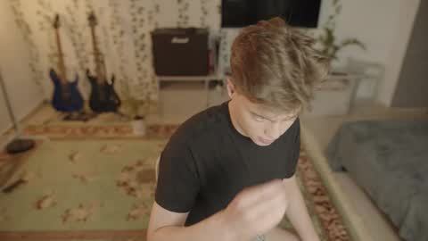 rusbradpitt online show from December 22, 2025, 2:14 pm