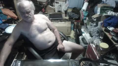 Russtenail21 online show from September 8, 2025, 9:58 pm