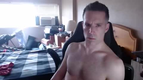 rustic_cuse_777 online show from April 16, 2026, 10:12 pm