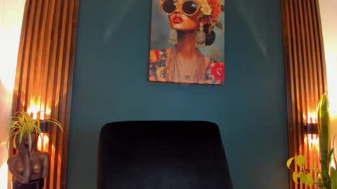 Ryan independent model online show from October 19, 2025, 12:55 am