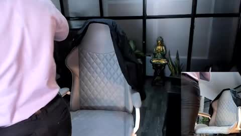 ryan_master_ online show from December 12, 2024, 6:42 pm