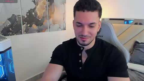 Snapshot of ryan_ward79 chatting on August 1, 2026, 9:14 pm Ryan online show from August 1, 2026, 9:14 pm