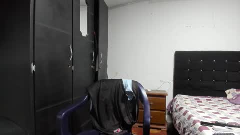 ryan_xc1 online show from February 13, 2026, 2:51 am