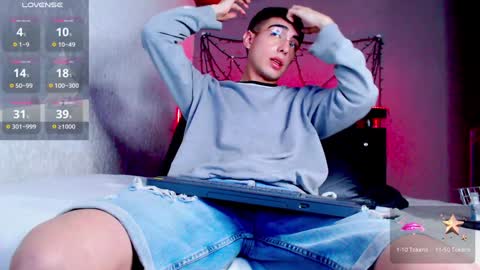 Ryannhill  online show from December 23, 2024, 5:49 am