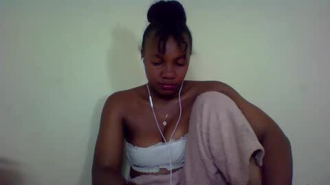 Snapshot of rycie chatting on October 9, 2025, 6:17 pm Rycie online show from October 9, 2025, 6:17 pm