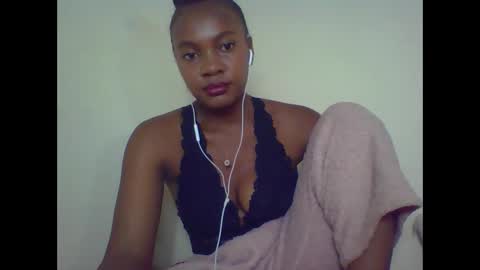 Snapshot of rycie chatting on October 14, 2025, 4:08 pm Rycie online show from October 14, 2025, 4:08 pm