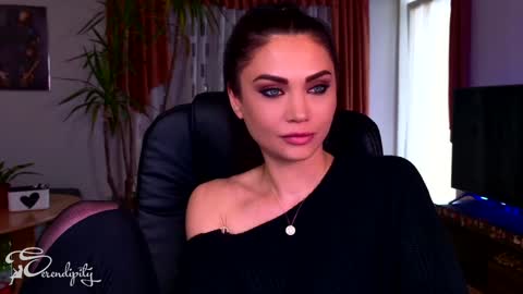 Y      online show from December 19, 2024, 9:40 am