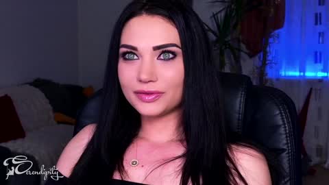 Y      online show from February 4, 2025, 9:41 pm